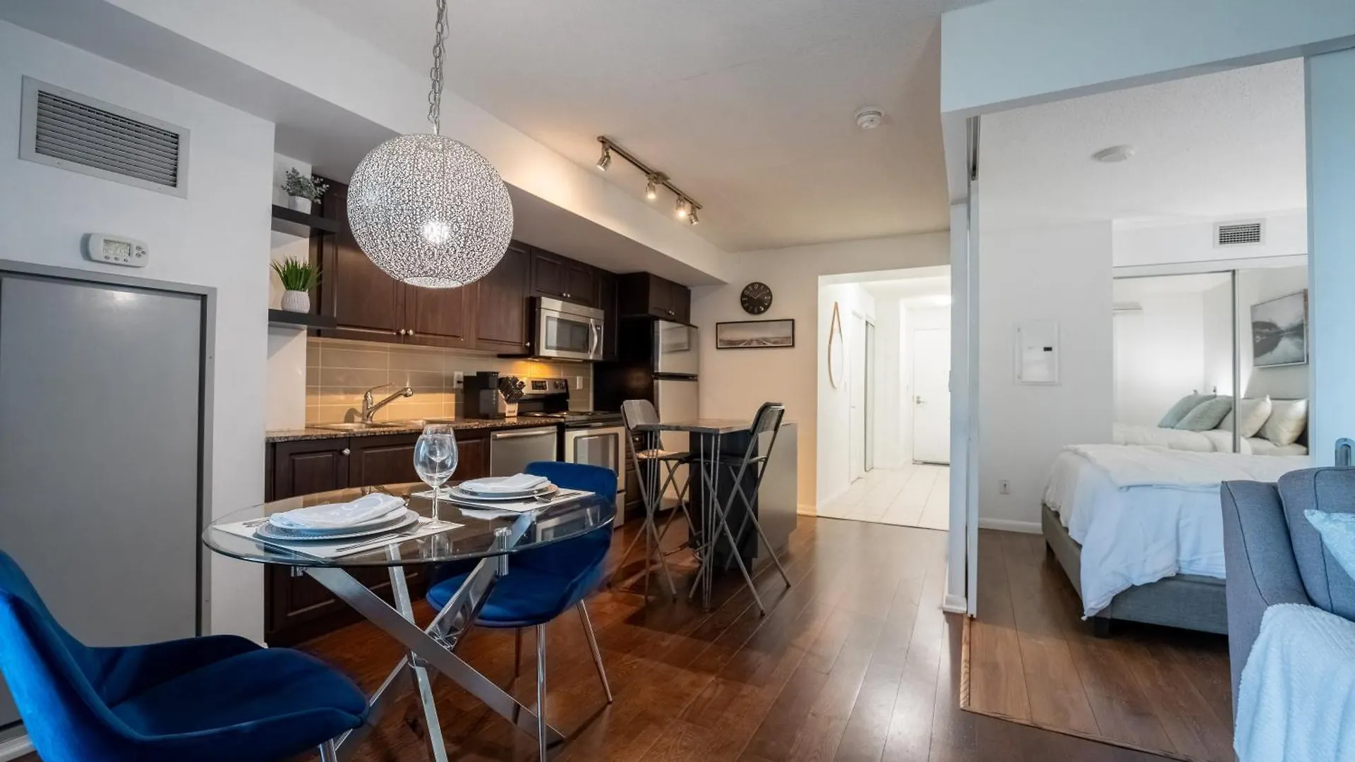 טורונטו Fort York Apartments קנדה