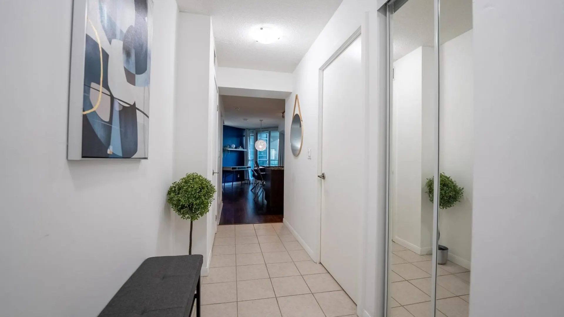 טורונטו Fort York Apartments 0*,