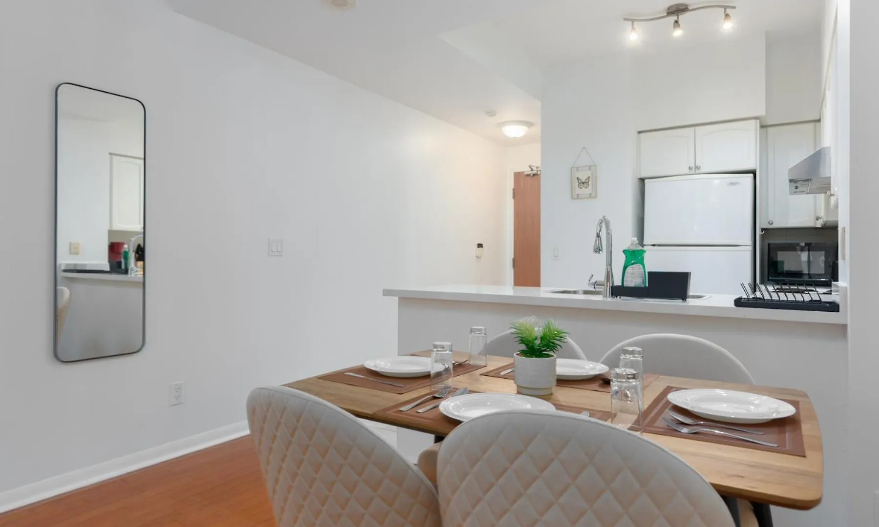 טורונטו Fort York Apartments