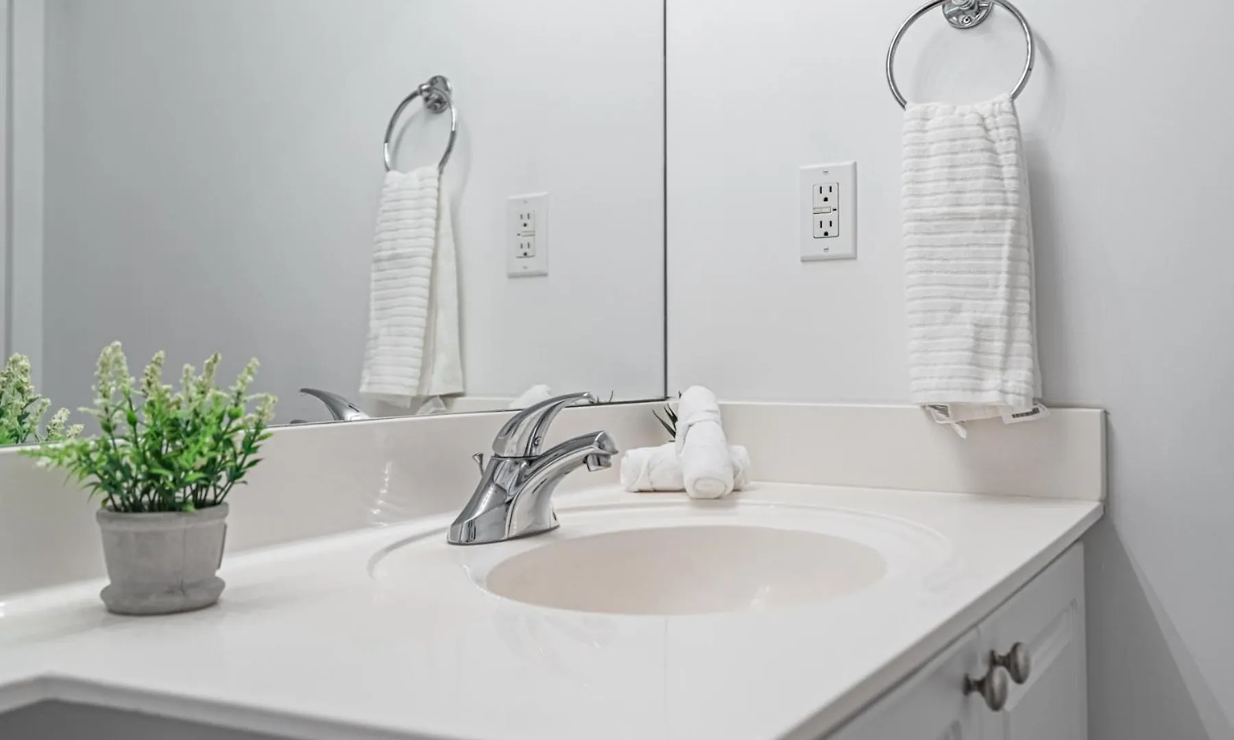 טורונטו Fort York Apartments